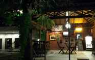 Bar, Cafe and Lounge 2 Hotel Srondol Indah