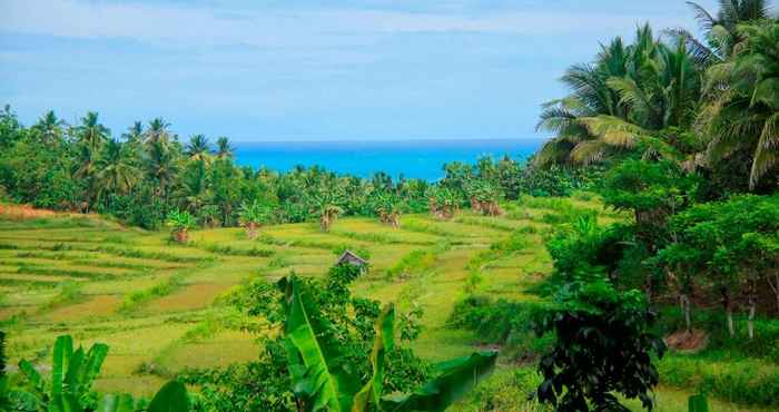 วิวและสถานที่ท่องเที่ยวใกล้เคียง Sawarna BimBim Seaview Homestay