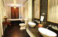 ห้องน้ำภายในห้อง 5 Lotus Villa by Pawanthorn Samui Villa