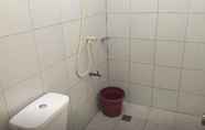 Toilet Kamar 4 Sannie Pension