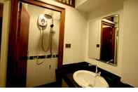 Toilet Kamar Galato Coffee & Hostel