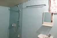 ห้องน้ำภายในห้อง Anda Lodge