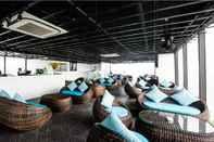 Quầy bar, cafe và phòng lounge Yarra Ocean Suites Danang
