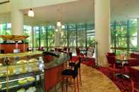 Bar, Cafe and Lounge Parkcity Everly Hotel Bintulu