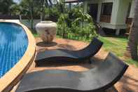 สระว่ายน้ำ Blue Coconut Residence