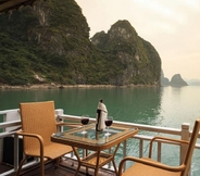 Điểm tham quan lân cận 3 Halong Golden Bay Cruise