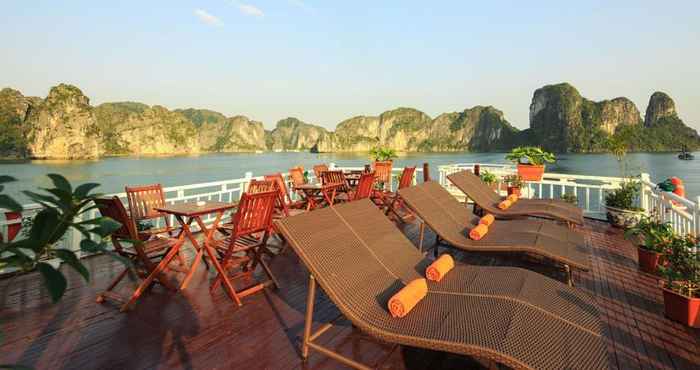 Sảnh chờ Halong Golden Bay Cruise