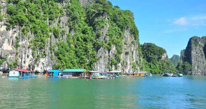 Atraksi di Area Sekitar Golden Bay Classic Cruise 1