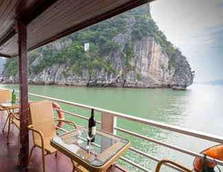 Sảnh chờ 2 Golden Bay Classic Cruise 2