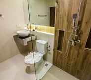 In-room Bathroom 6 C Hotel Boutique and Comfort