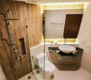 In-room Bathroom 5 C Hotel Boutique and Comfort