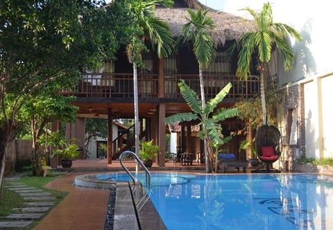 Hồ bơi Rang Garden Hill Side Resort