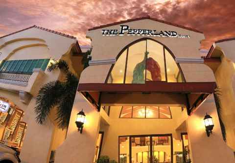 Bangunan The Pepperland Hotel