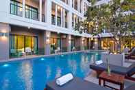 Swimming Pool Hotel J Residence