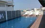 Kolam Renang 6 W14 Hotel