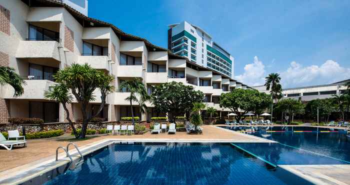 Swimming Pool  Tropicana Hotel Pattaya