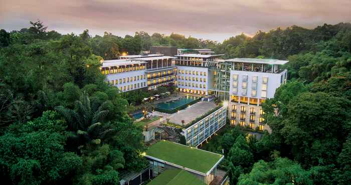 ภายนอกอาคาร Padma Hotel Bandung