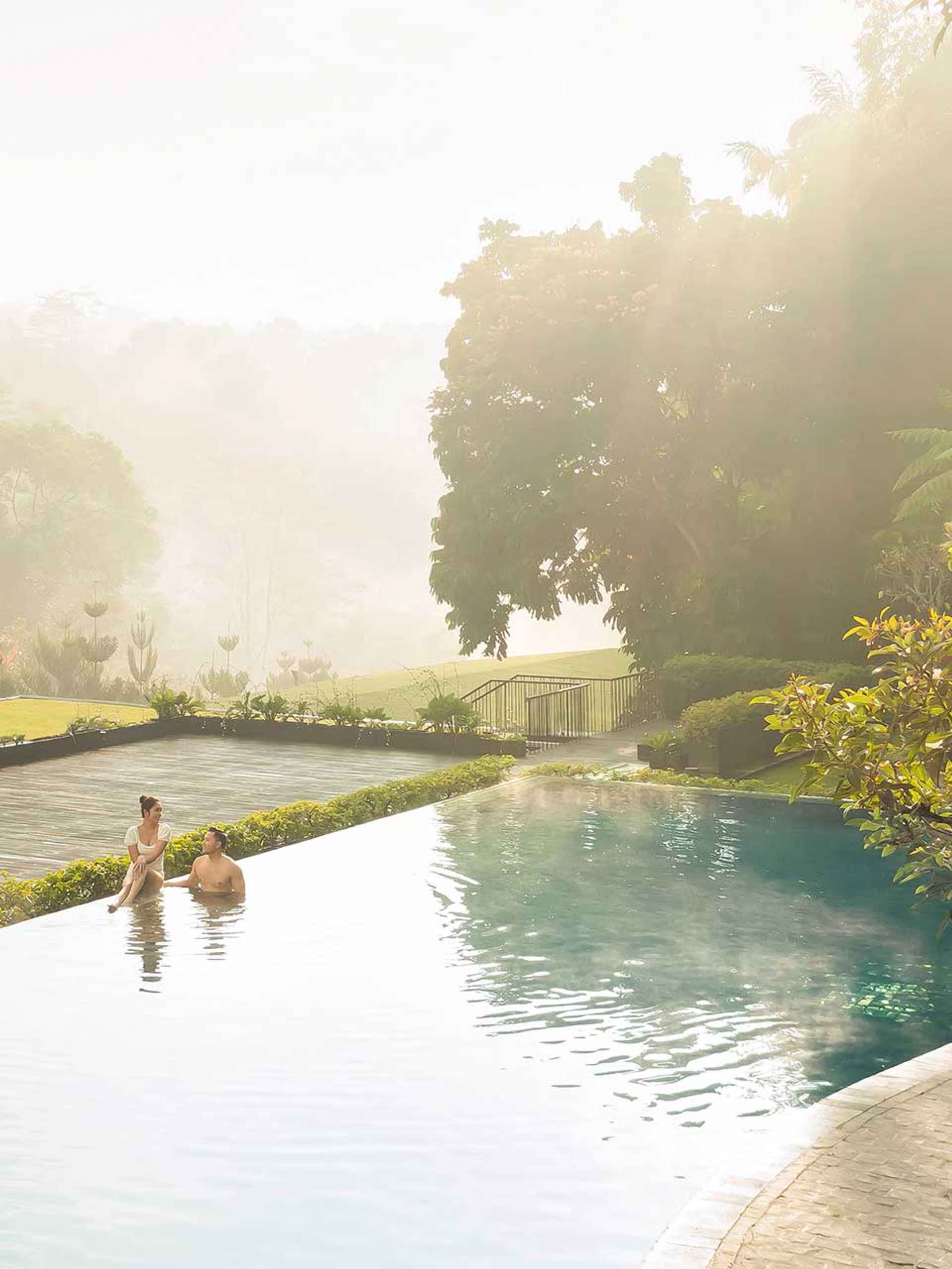 Swimming Pool Padma Hotel Bandung