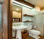 In-room Bathroom 7 Pukha Nanfa Hotel