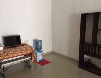 ห้องนอน 2 Single Room at Gading Elok Timur near MKG Mall (KG2)