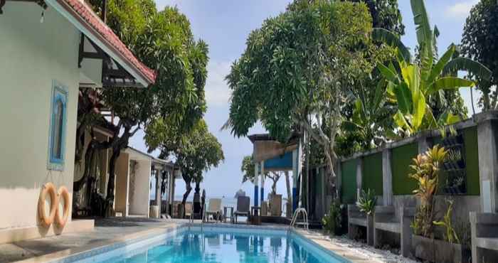 Kolam Renang At The Beach Candidasa