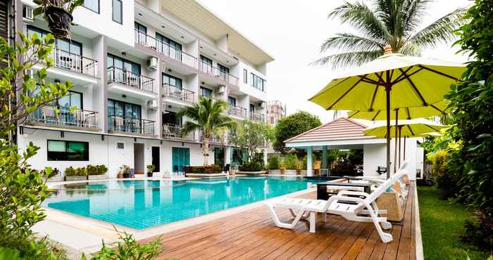 Swimming Pool Di Pantai Boutique Beach Resort