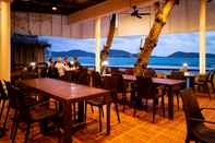 Bar, Kafe, dan Lounge Di Pantai Boutique Beach Resort