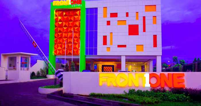 Exterior Front One Hotel Purwodadi Grobogan