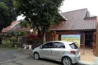 Exterior Cozy Room at Anggrekloka near Teras Kota Mall (AGK)