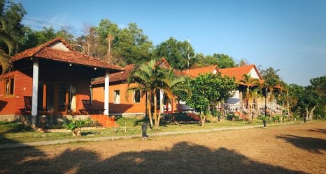 外部的 2 Vung Bau Resort