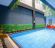 Kolam Renang 5 Premier Guest House