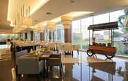 Nhà hàng 4 Luminor Hotel Jambi Kebun Jeruk By WH