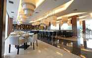 Restaurant 5 Luminor Hotel Jambi Kebun Jeruk By WH