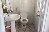 Toilet Kamar Tan Loc Hotel 2