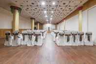 Functional Hall OYO 821 Hotel Dinasti