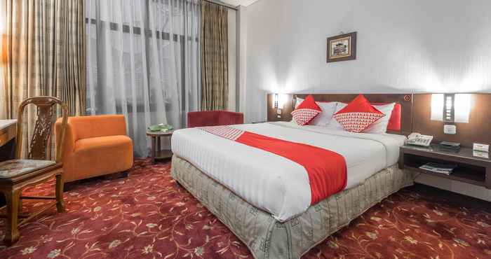 Bedroom OYO 821 Hotel Dinasti