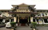 Bên ngoài 2 Hotel Wisata Magelang