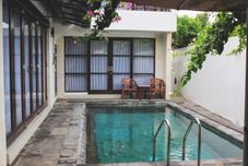 Kolam Renang Angel Villa Kesari