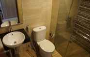 Toilet Kamar 3 Sanur Elok Residence