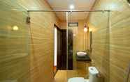 Toilet Kamar 5 Blue Lake Homestay