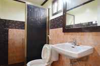 In-room Bathroom RedDoorz @ Tagaytay Road