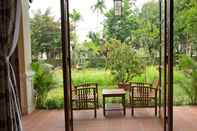 Common Space Tropical Garden Homestay Villa