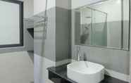 Toilet Kamar 2 Sandy Homestay