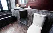 Toilet Kamar 7 Nui Bay Sunset Villa 12