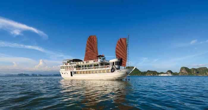 Bên ngoài Galaxy Premium Cruises