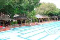 Swimming Pool Saigon Park Resort