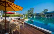 Kolam Renang 4 AVANI+ Hua Hin Resort