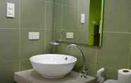In-room Bathroom 5 LSM Residences