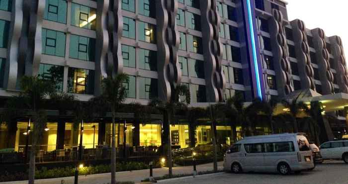 Luar Bangunan Alvarez Hotel