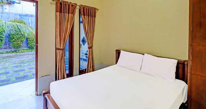 Bedroom OYO 91738 Ciung Wanara Guest House